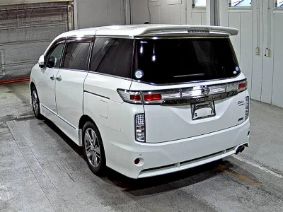 NISSAN ELGRAND