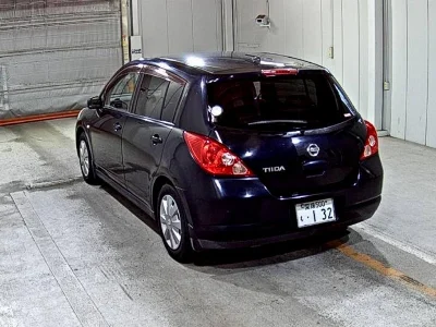 NISSAN TIIDA