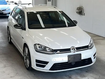 VOLKSWAGEN GOLF R