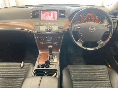 NISSAN FUGA