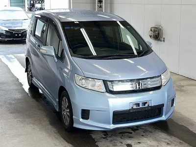 HONDA FREED SPIKE
