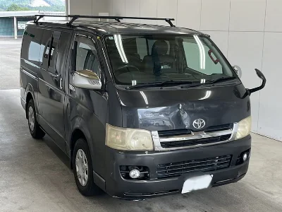 TOYOTA HIACE VAN