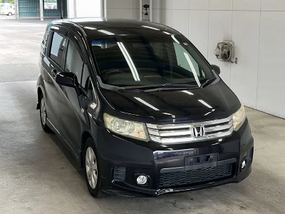 HONDA FREED SPIKE