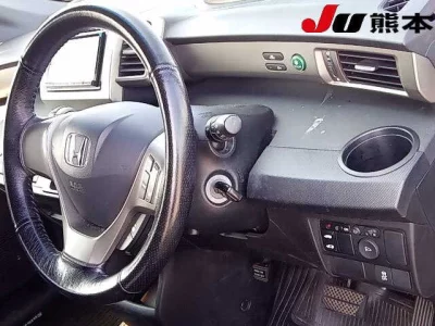 HONDA FREED SPIKE