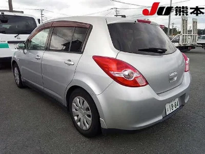 NISSAN TIIDA