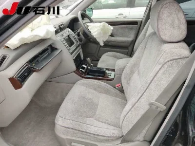 TOYOTA CROWN MAJESTA