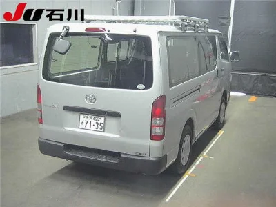 TOYOTA REGIUS VAN