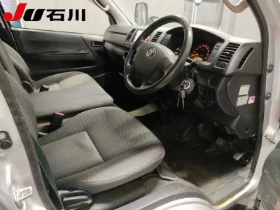 TOYOTA REGIUS VAN