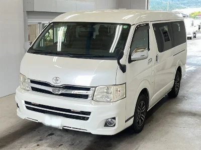 TOYOTA HIACE
