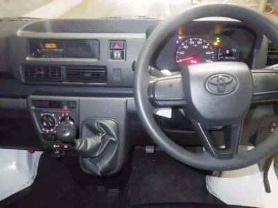 TOYOTA PIXIS VAN
