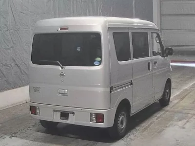 NISSAN CLIPPER VAN
