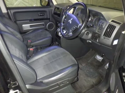 MITSUBISHI DELICA D5