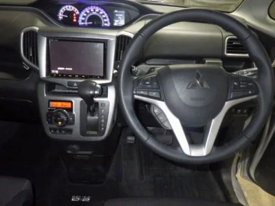 MITSUBISHI DELICA D2
