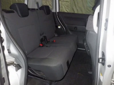 MITSUBISHI DELICA D2