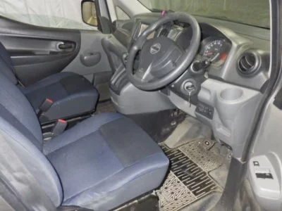 NISSAN NV200