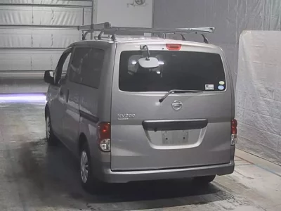 NISSAN NV200