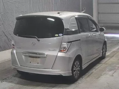 HONDA FREED SPIKE