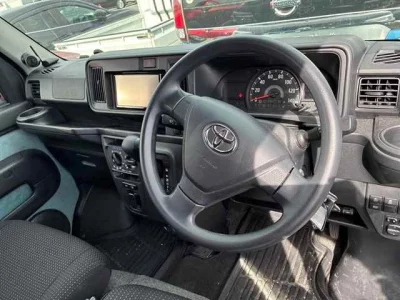TOYOTA PIXIS VAN