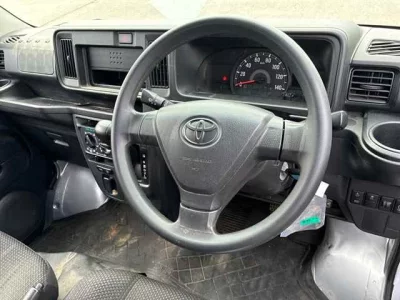 TOYOTA PIXIS VAN
