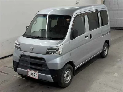 TOYOTA PIXIS VAN