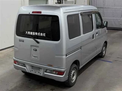 TOYOTA PIXIS VAN