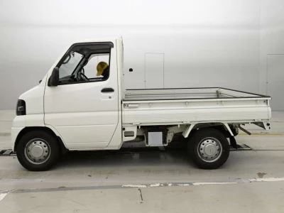 NISSAN CLIPPER TRUCK