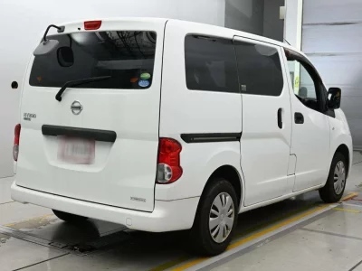 NISSAN NV200