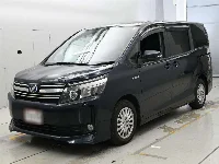 Цена авто Toyota Voxy с аукционов Японии, номер кузова ZWR80G, пробег 195 000, оценка 2