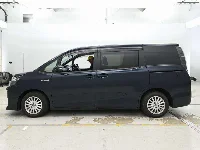 Цена авто Toyota Voxy с аукционов Японии, номер кузова ZWR80G, пробег 195 000, оценка 2