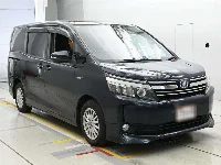 Цена авто Toyota Voxy с аукционов Японии, номер кузова ZWR80G, пробег 195 000, оценка 2