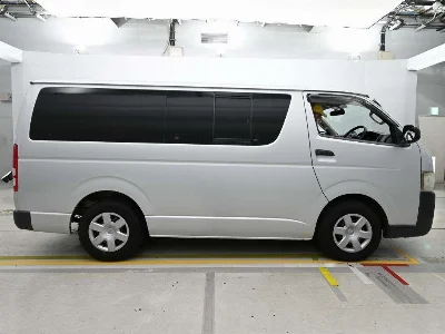 TOYOTA REGIUS VAN