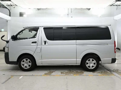 TOYOTA REGIUS VAN