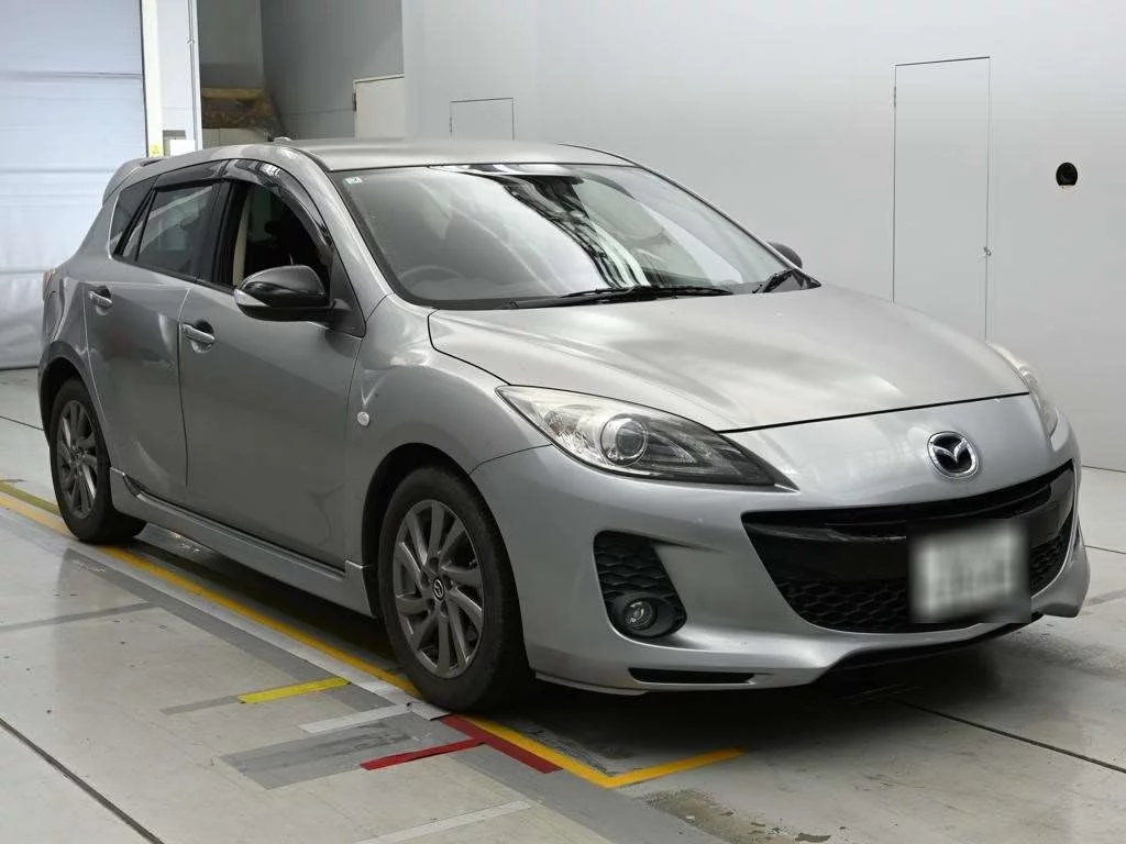 MAZDA AXELA