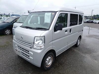 NISSAN CLIPPER VAN