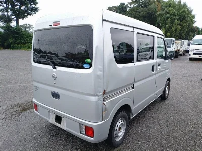 NISSAN CLIPPER VAN