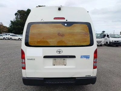 TOYOTA HIACE