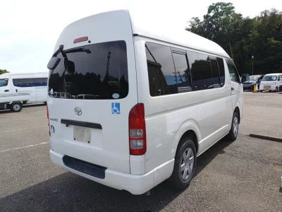 TOYOTA REGIUS ACE VAN