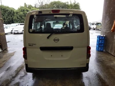 NISSAN NV200