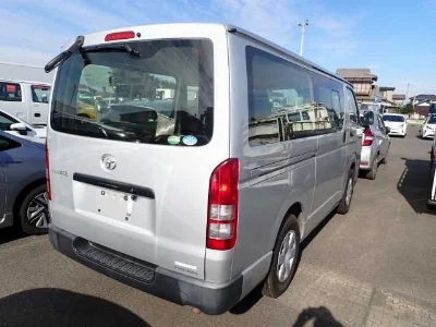 TOYOTA REGIUS VAN