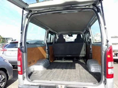 TOYOTA REGIUS VAN