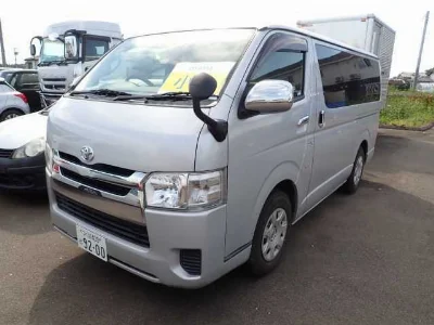 TOYOTA HIACE VAN
