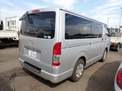 TOYOTA HIACE VAN