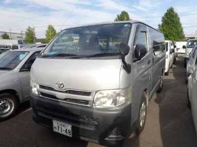 TOYOTA REGIUS VAN