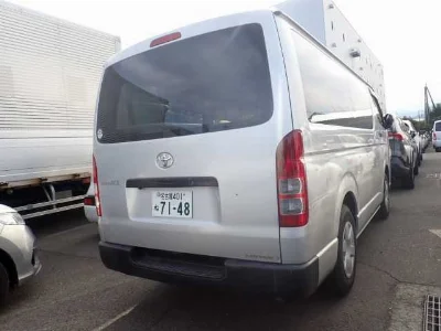 TOYOTA REGIUS VAN