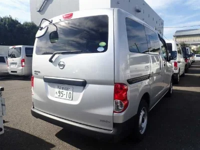 NISSAN NV200