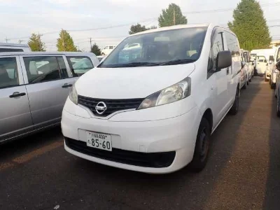 NISSAN NV200