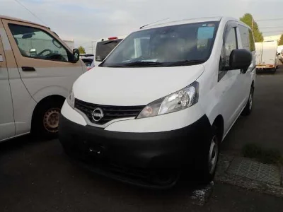 NISSAN NV200