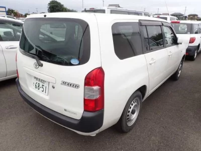 TOYOTA SUCCEED