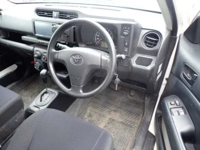 TOYOTA SUCCEED