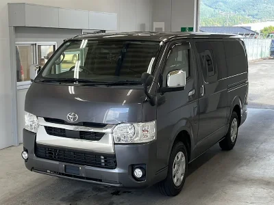 TOYOTA HIACE VAN